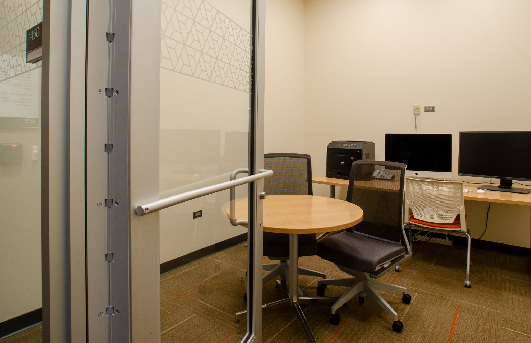 consultation room at hodges library in miles reading room