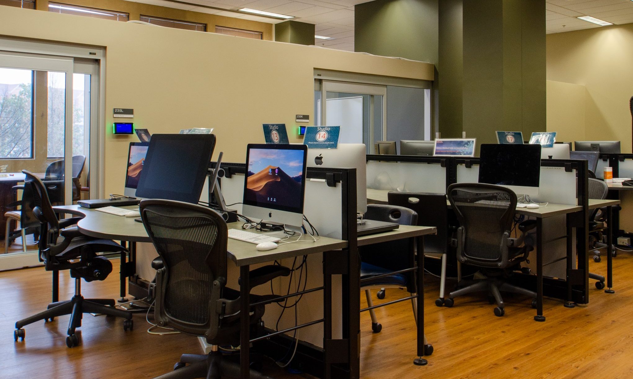 graphic design workstation the studio at hodges library