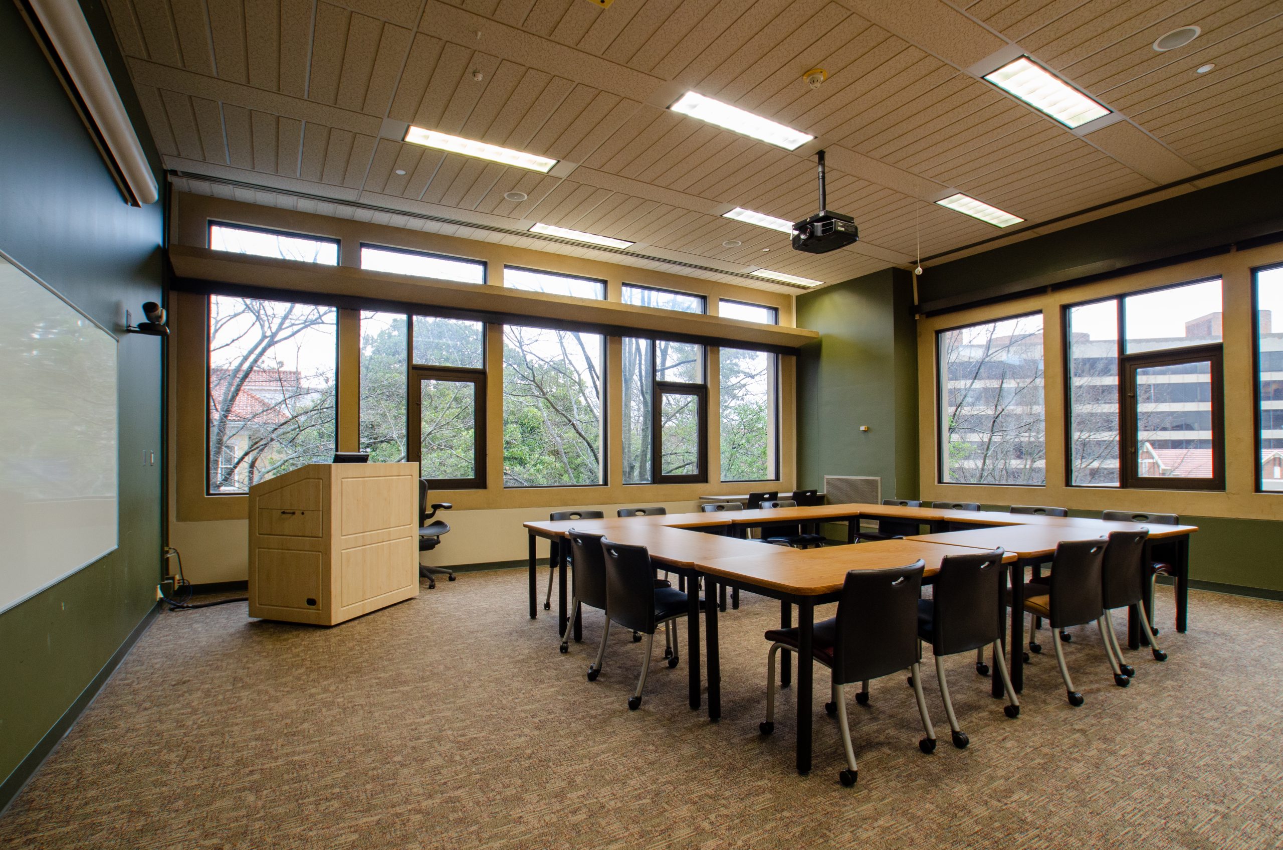 start presentation room in the commons of hodges library