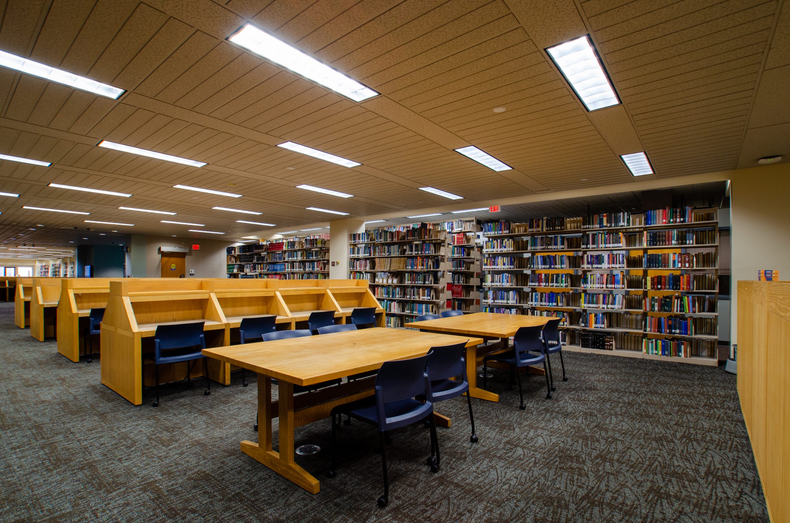 Quiet Study Tables in hodges library
