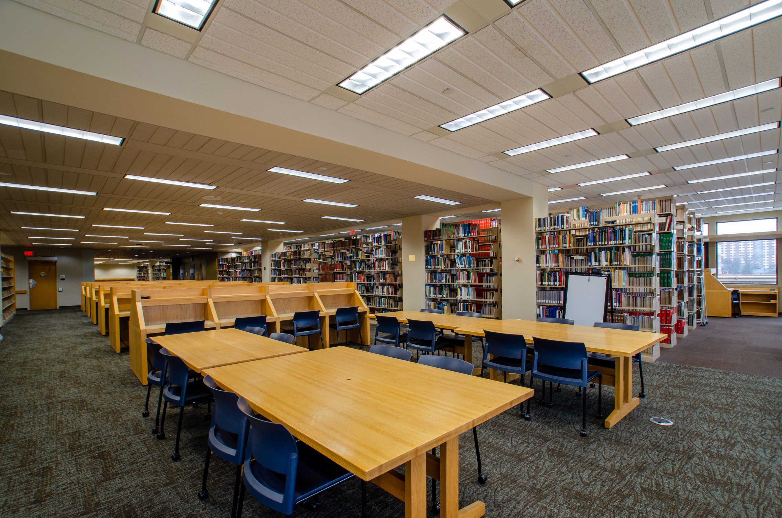 Quiet Study Tables in hodges library